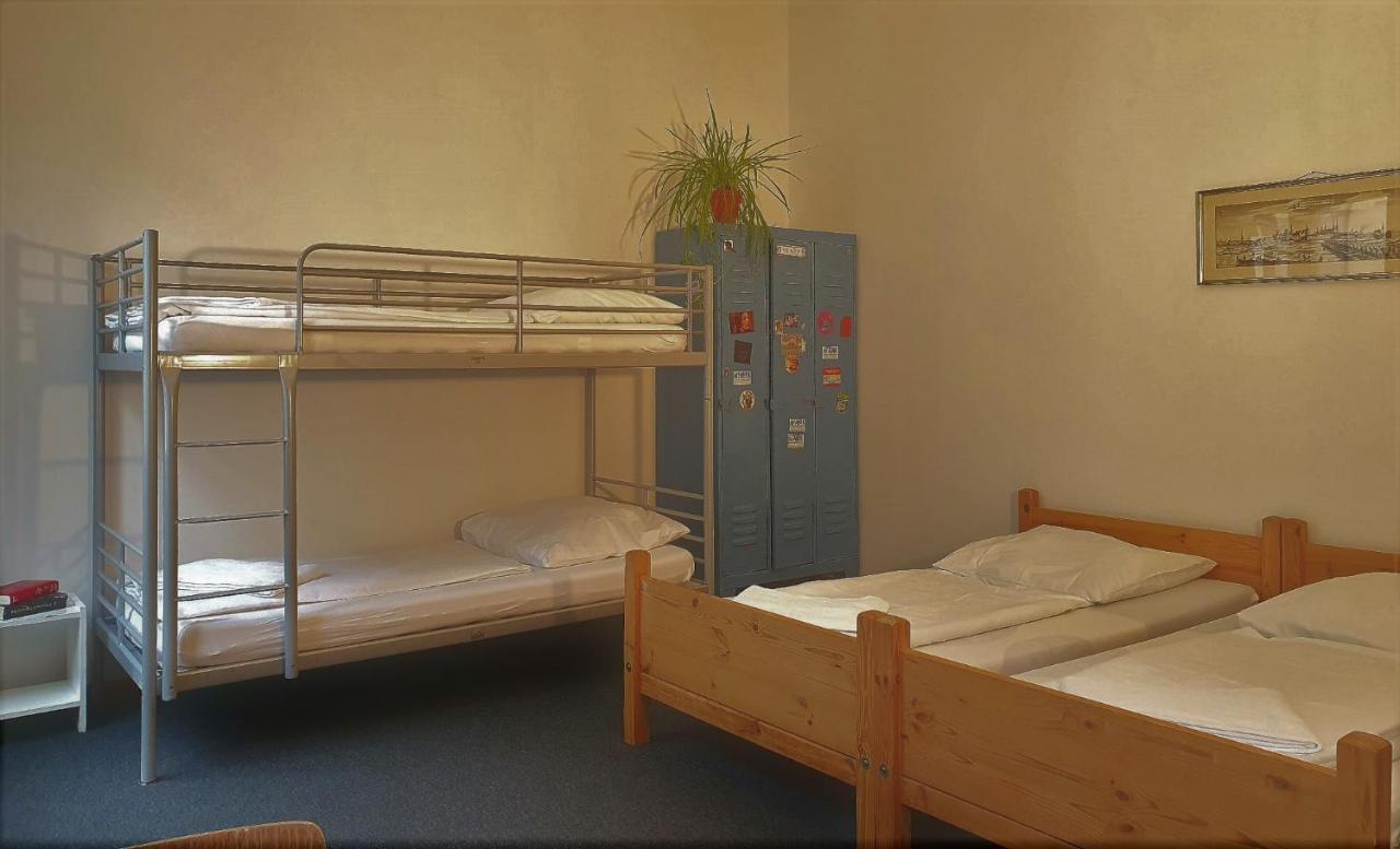 Die Fabrik - Hostel Берлин Экстерьер фото