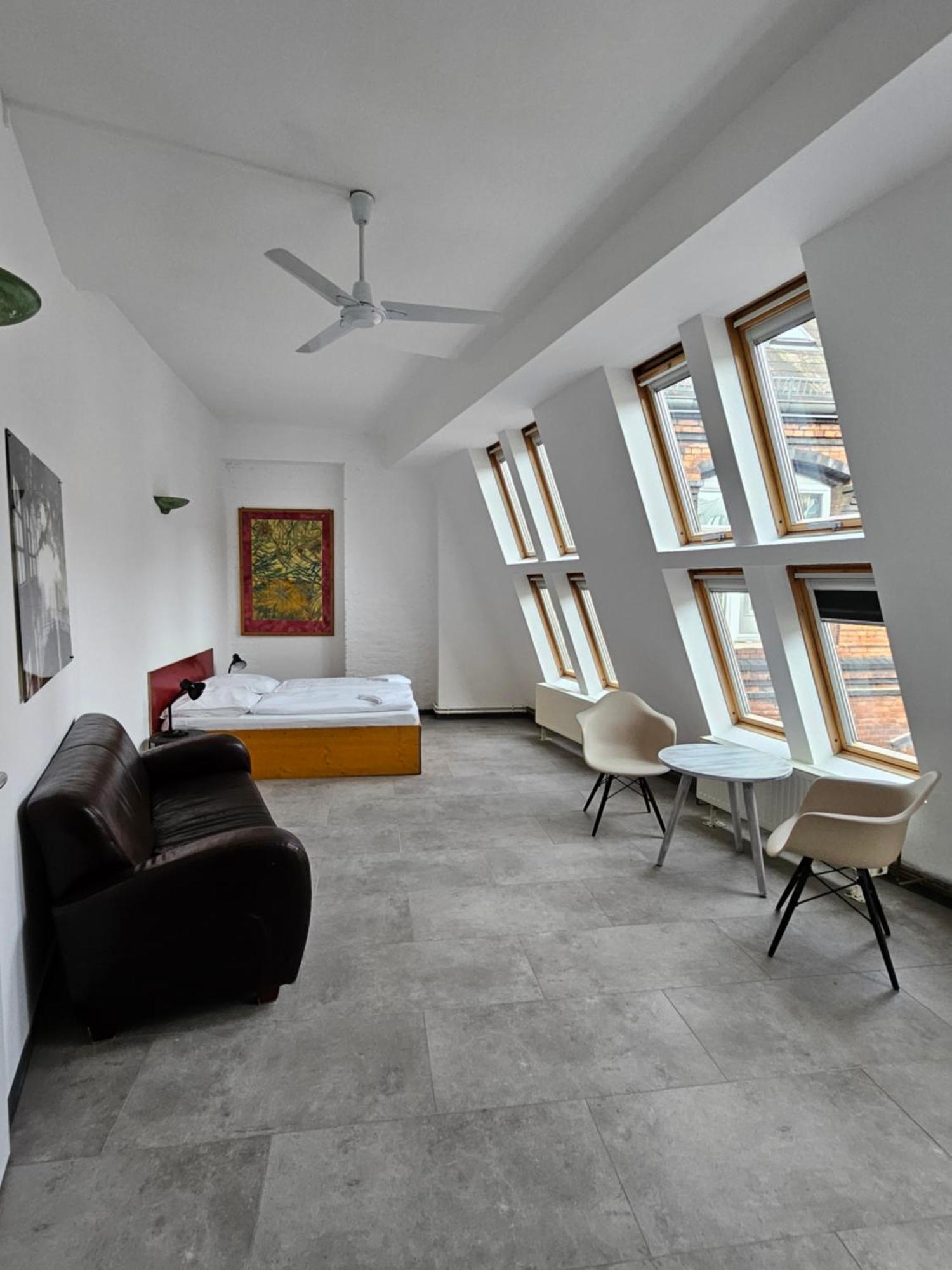 Die Fabrik - Hostel Берлин Экстерьер фото