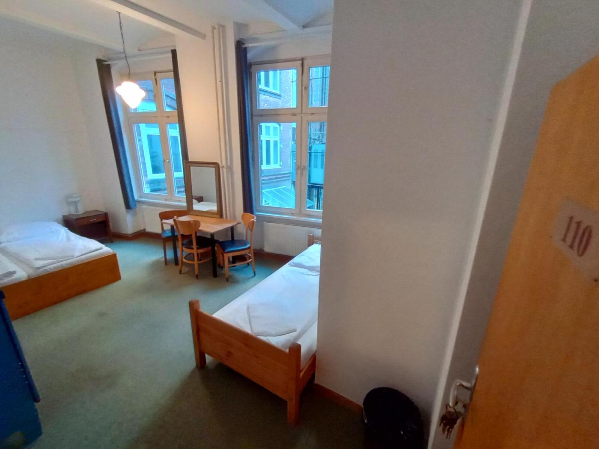 Die Fabrik - Hostel Берлин Экстерьер фото