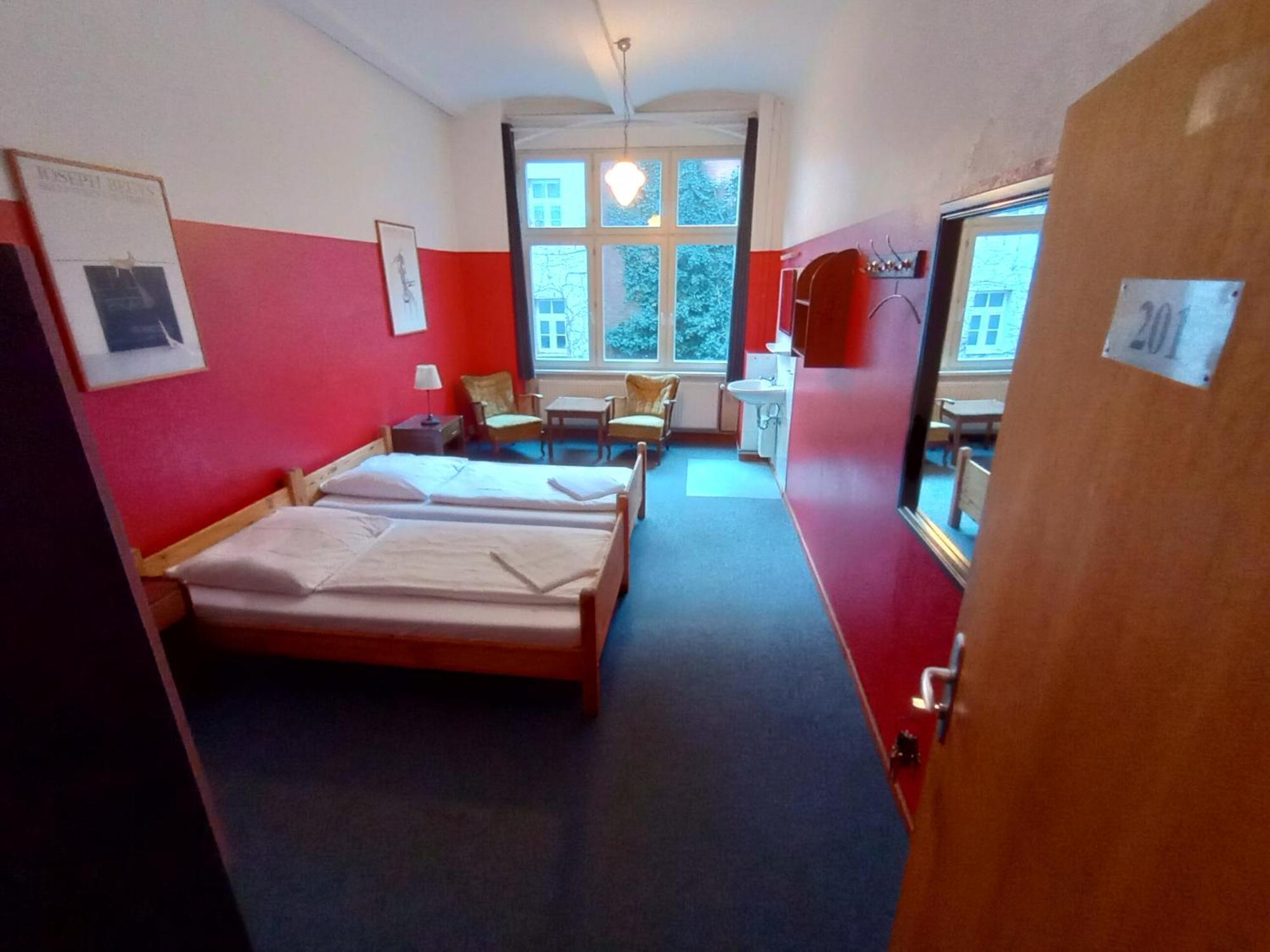 Die Fabrik - Hostel Берлин Экстерьер фото