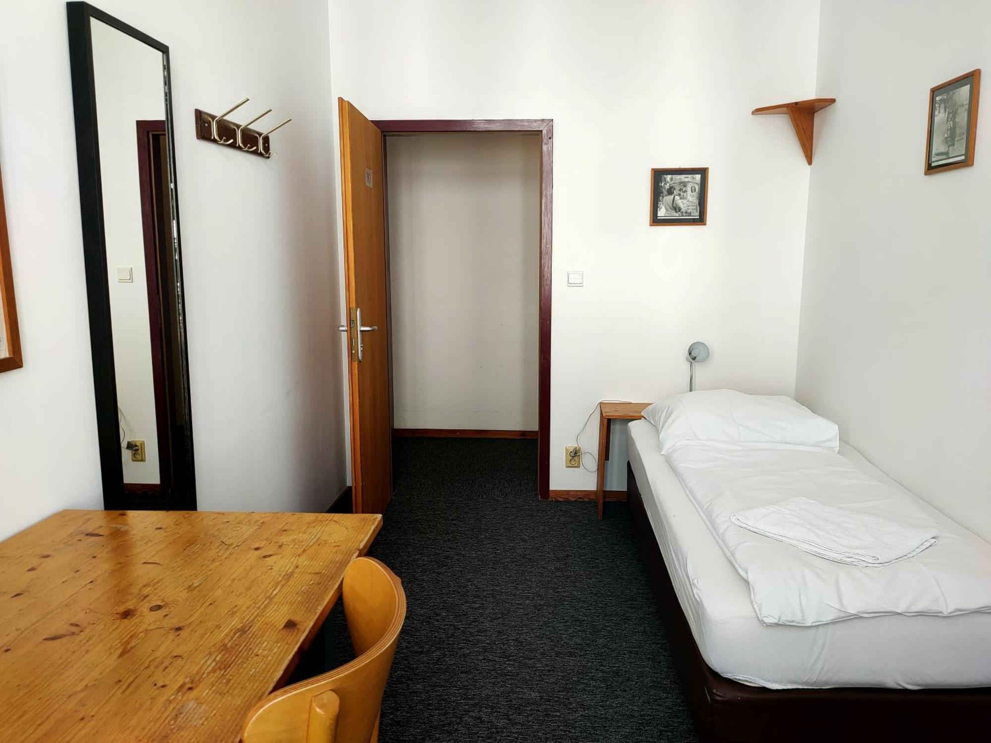 Die Fabrik - Hostel Берлин Экстерьер фото