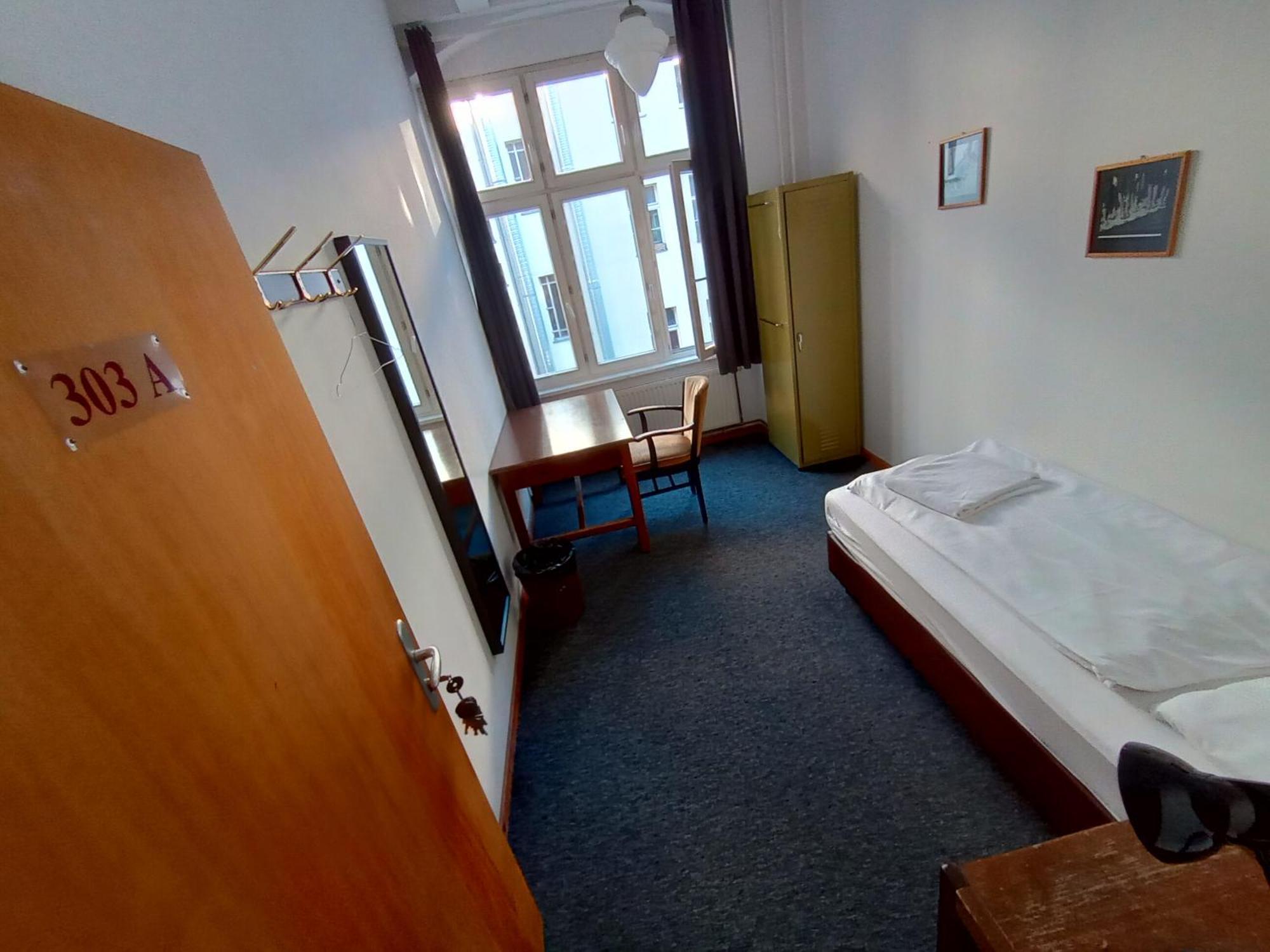 Die Fabrik - Hostel Берлин Экстерьер фото