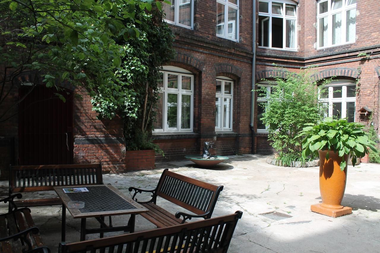 Die Fabrik - Hostel Берлин Экстерьер фото